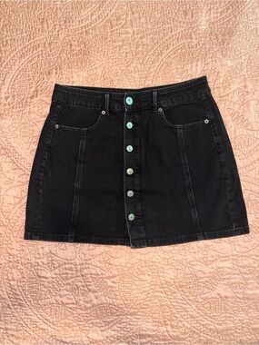 AEO Black Button-Front Denim Skirt